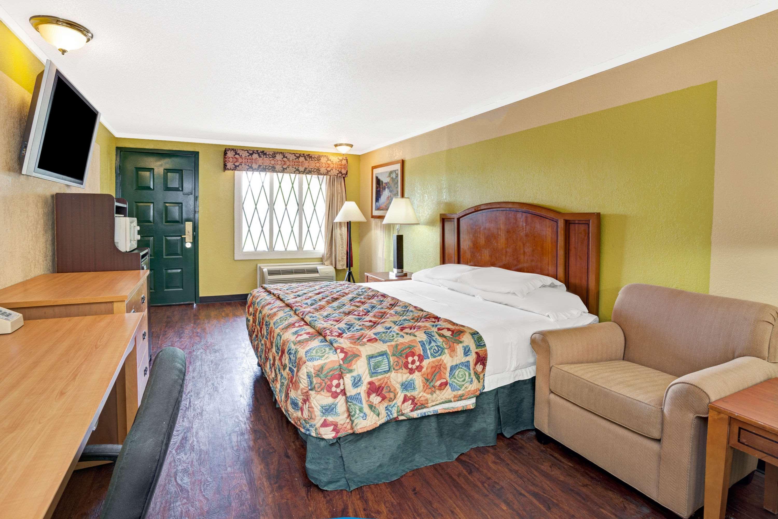 Knights Inn - Madison Heights Exteriér fotografie